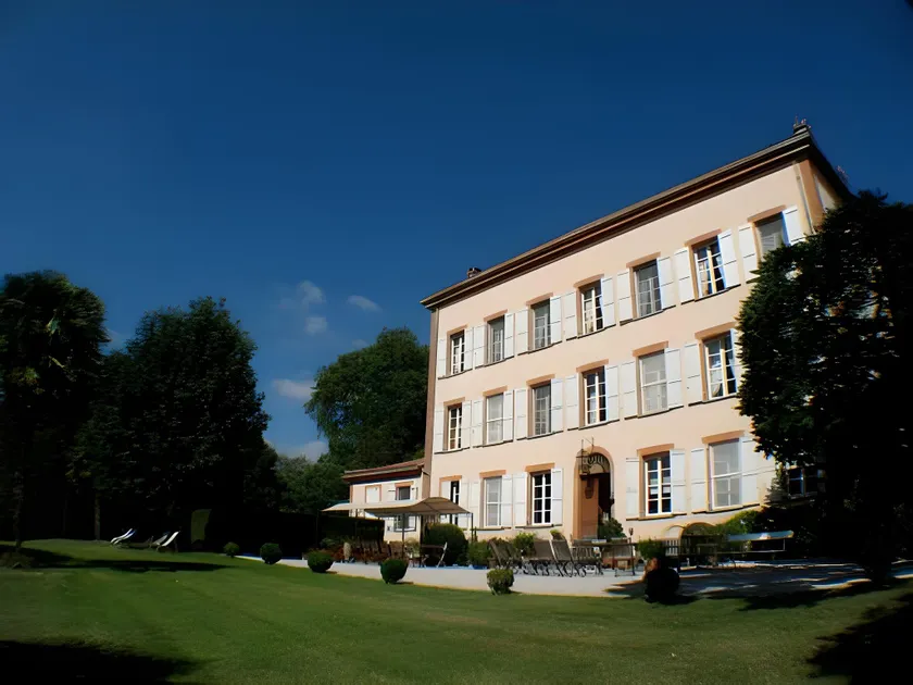 Château du Pegulier Location Intégrale - Image 1