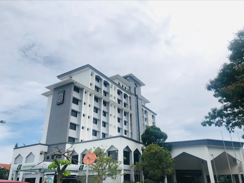 Raia Hotel Kota Kinabalu - Image 1
