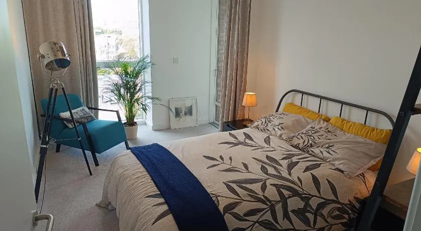 Room in a Luxury apartment in Central London -Private toilet - Image 1