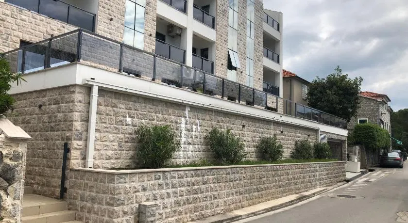 Apartments Bane - Image 1