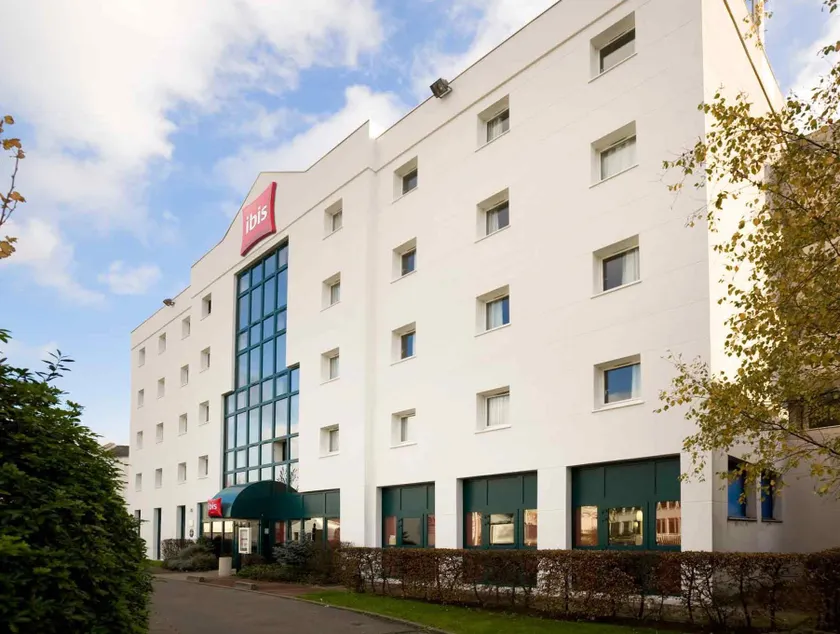 Hotel Mermoz Paris Le Bourget - Image 1