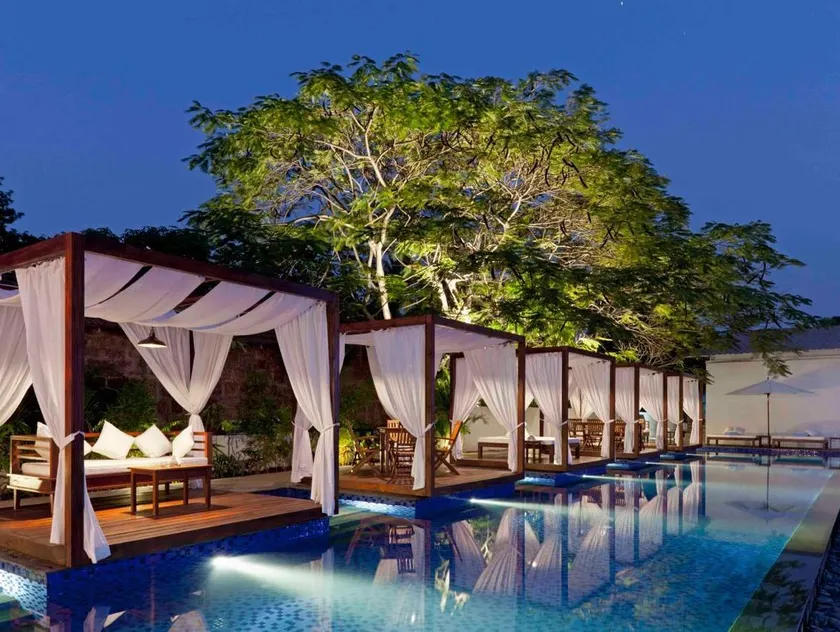 SinQ Party Hotel - No Male Stags Allowed - Image 1