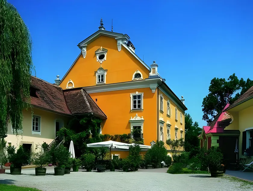 Schloss Gamlitz - Image 1