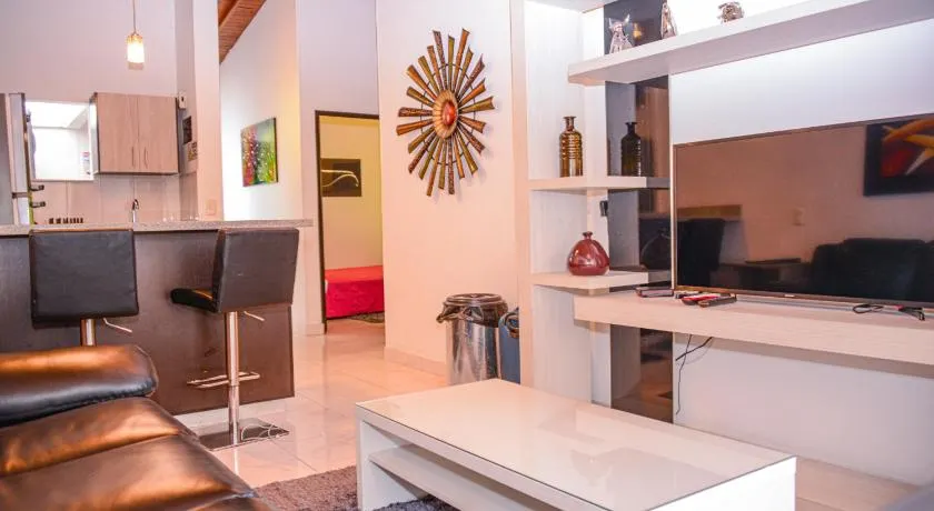 Manilla House - Image 1