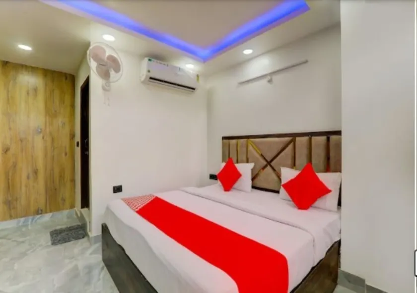 Hotel Luv Inn - Image 1