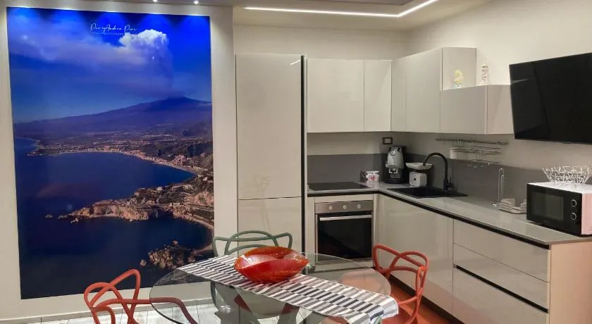 Il Paguro Apartment Giardini Naxos con piscina condominiale - Image 1