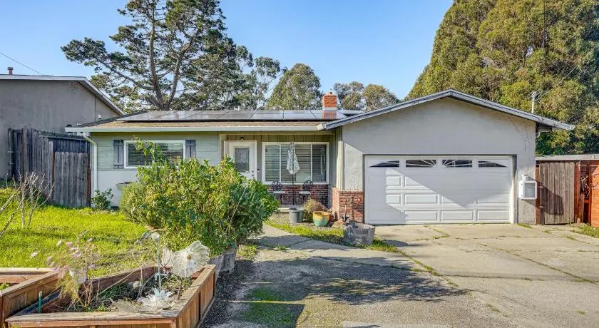 Stay Near San Pablo Bay! Home w/ Deck, Yard & View - Image 1