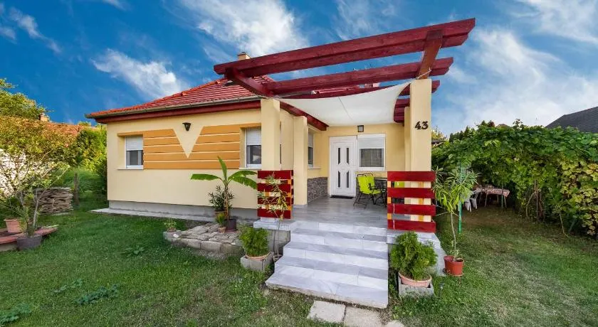 Holiday home in Balatonmariafürdo 43401 - Image 1