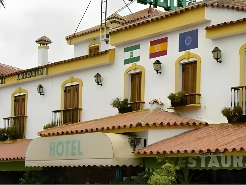 Hotel Antonio Conil - Image 1