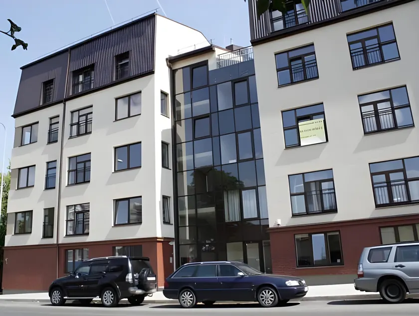 Near Station Apartment - Image 1