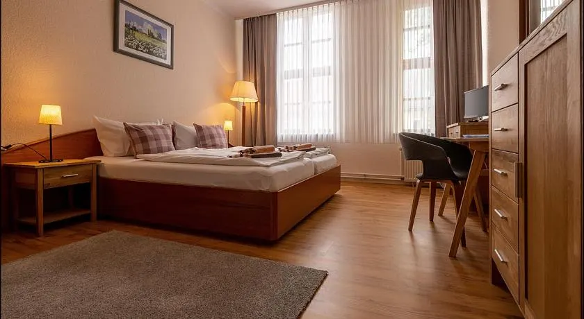 MARKT EINS Gästezimmer - Image 1