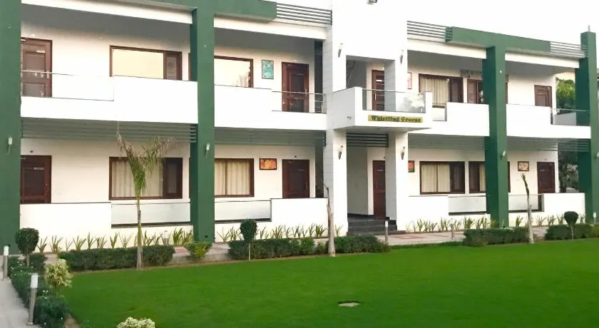 Hotel Whistling Greens - Image 1