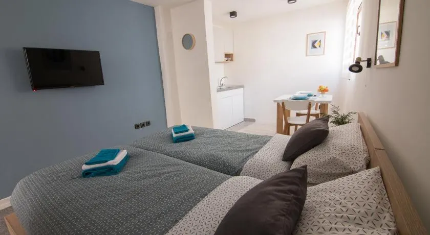Sunrise Apartments - Image 1