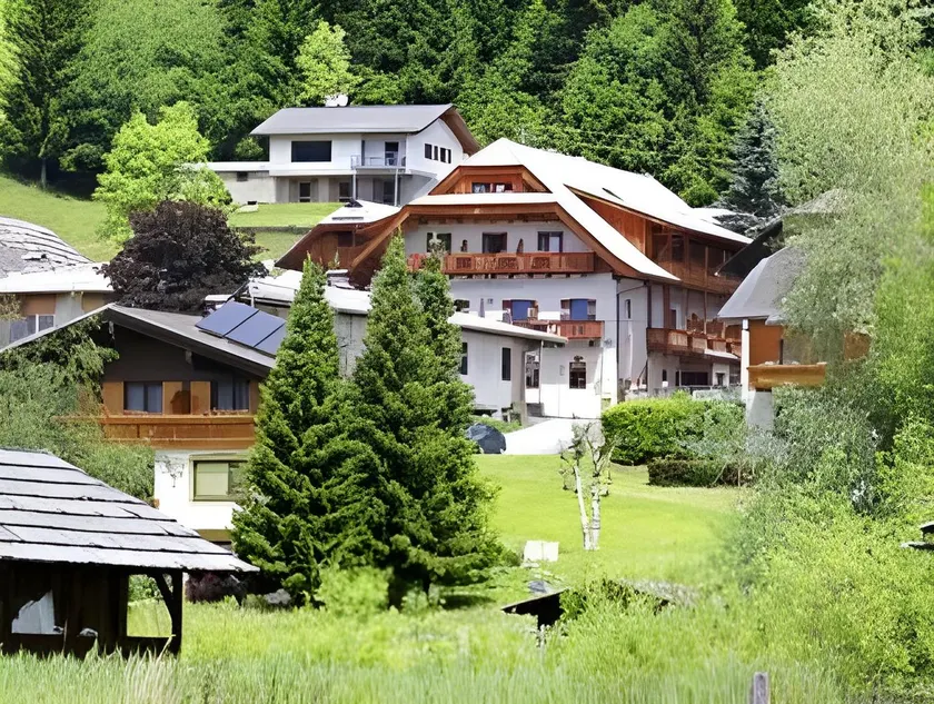 Hotel zum Weissensee - Image 1