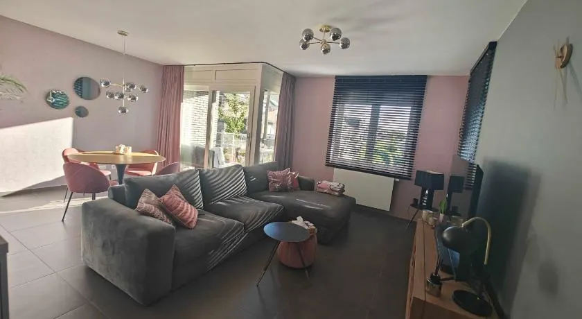 Casa Rosa Leuven - Image 1