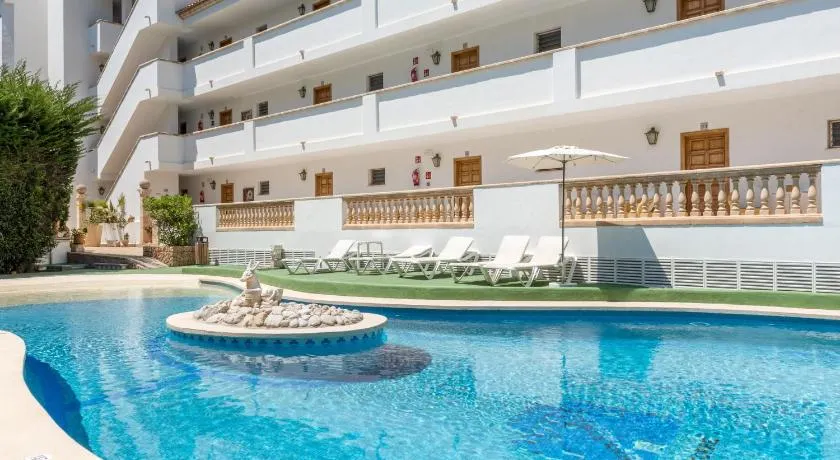 Agréable maison entièrement équipée avec barbecue, jardin et piscine | Proche de la plage - Image 1