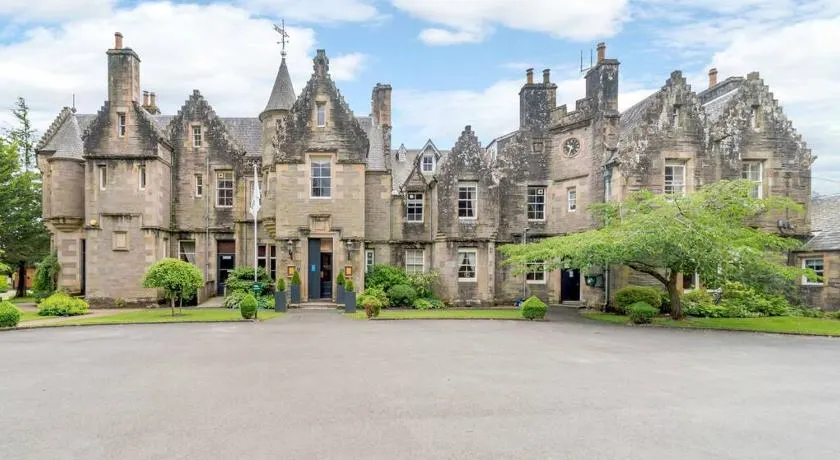 Atholl Apartment - A Unique apartment in countryside park with WIFI and access to pool and bar - Image 1