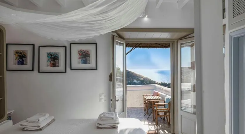 Sunset & Ocean View Villa a Chora - Image 1