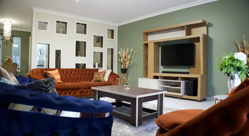 Prime Line Modern Apartment - Image 1