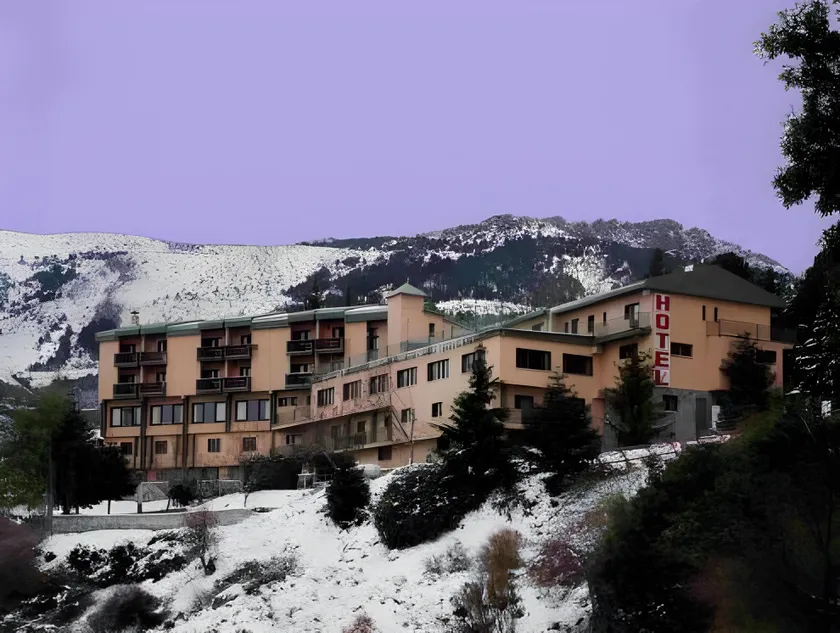 Hotel El Guerra - Image 1