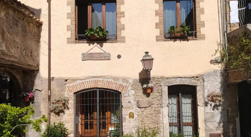 Il Cortile del Castello - Image 1