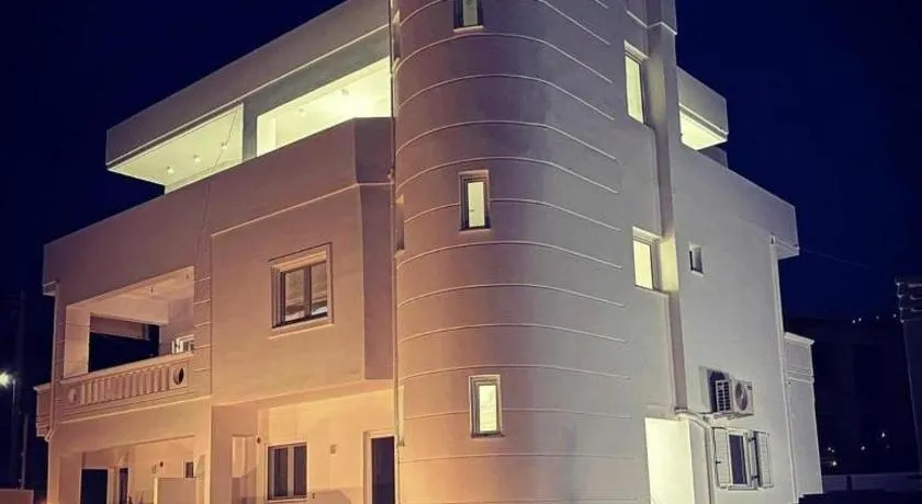 White Dome Apartment - Image 1