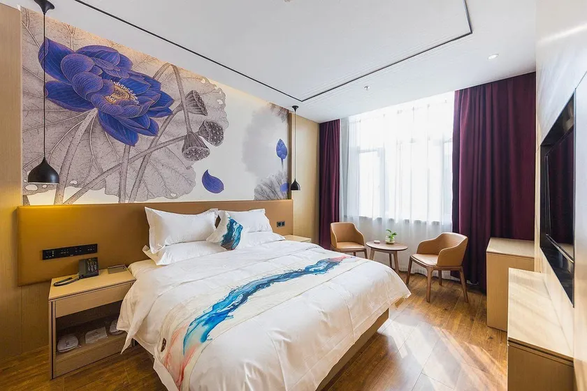 Zhonghua Wanshan Hotel - Image 1