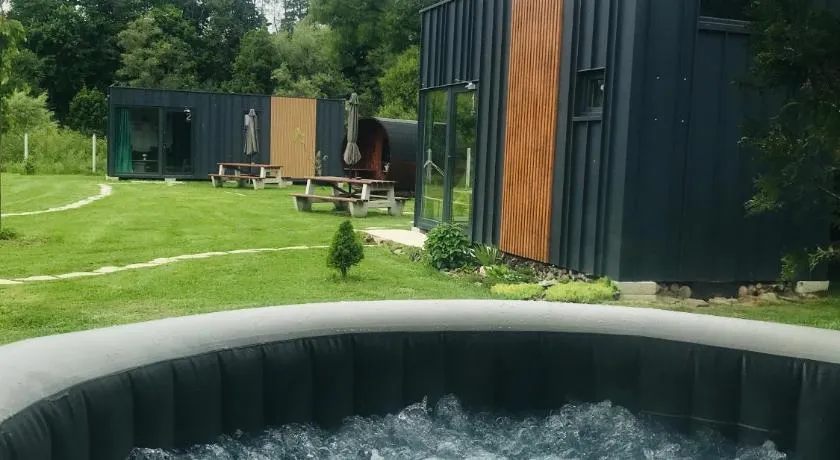 TinyHouses & Garden - Image 1