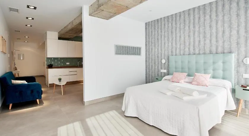 9 NIDOS Céntrica Suites - Nuevo - Image 1