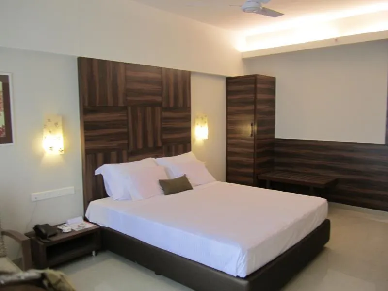 Hotel Park Plaza - Image 1