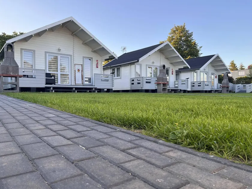 Family holiday homes, playground, summer pool - Image 1