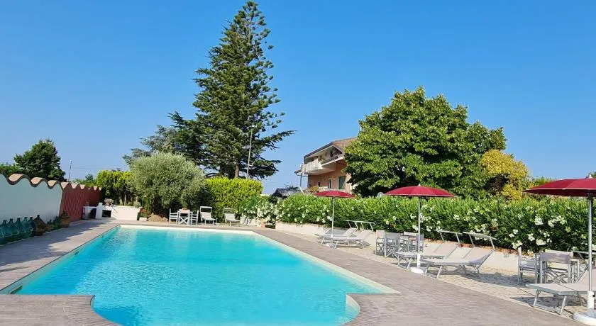 Le Bisceglie - Image 1