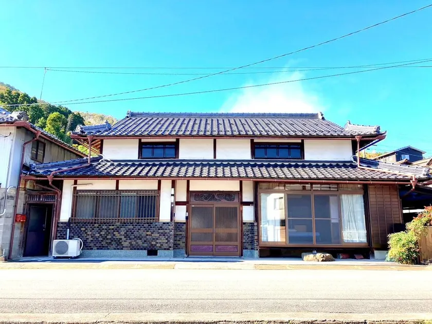 田舎の一棟貸 お庭でbbqやプール遊びができる貸切の宿 3ぴーす 複数友達家族との旅行や法事など帰省時の親族の滞在宿としても最適です 福知山温泉まで車で9分 - Image 1