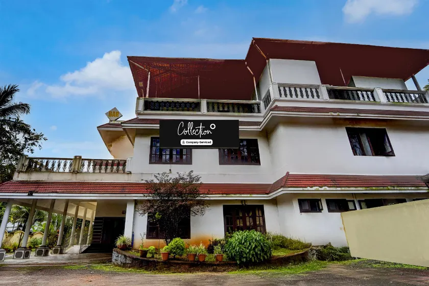 Collection O Kangarappady Formerly Cochin Residency - Image 1