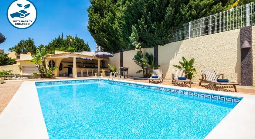 Villa con barbecue, giardino e piscina privata - Image 1