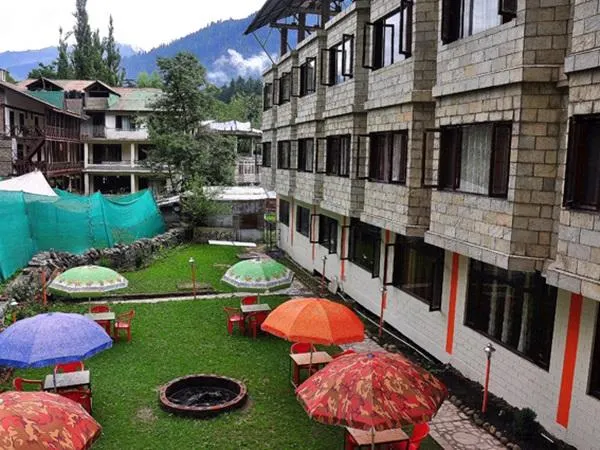 Kapoor Resorts - Image 1