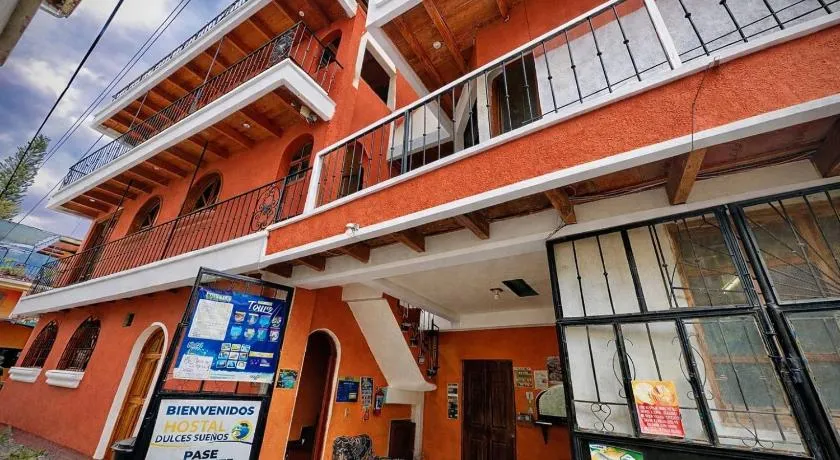 Hostal Dulces Sueños - Image 1