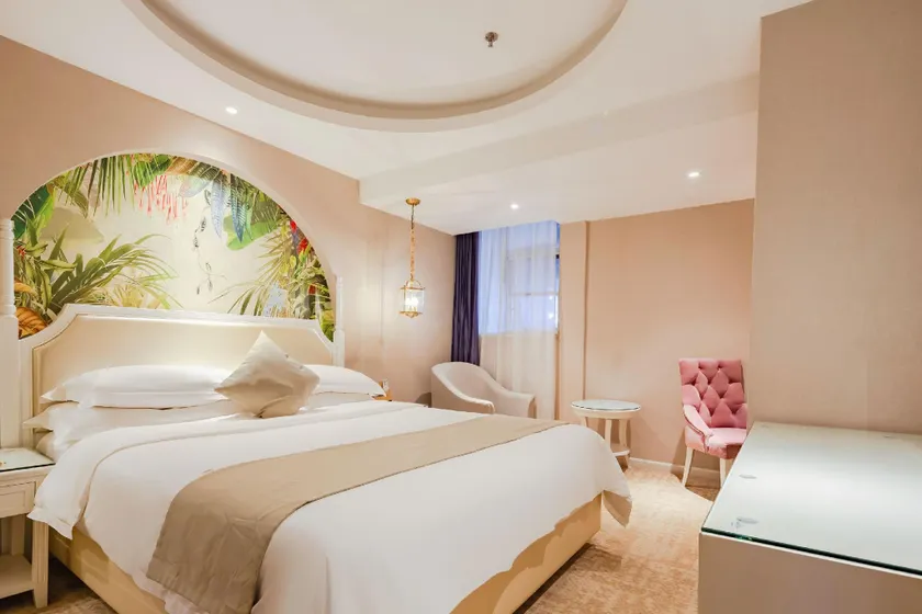Holiday Inn Guilin Windsor (Lingui Wanda Plaza Liangjiang Airport) - Image 1