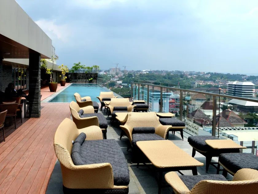 Louis Kienne Hotel Simpang Lima - Image 1