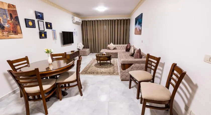 Al Corniche Residence Sea View - Image 1