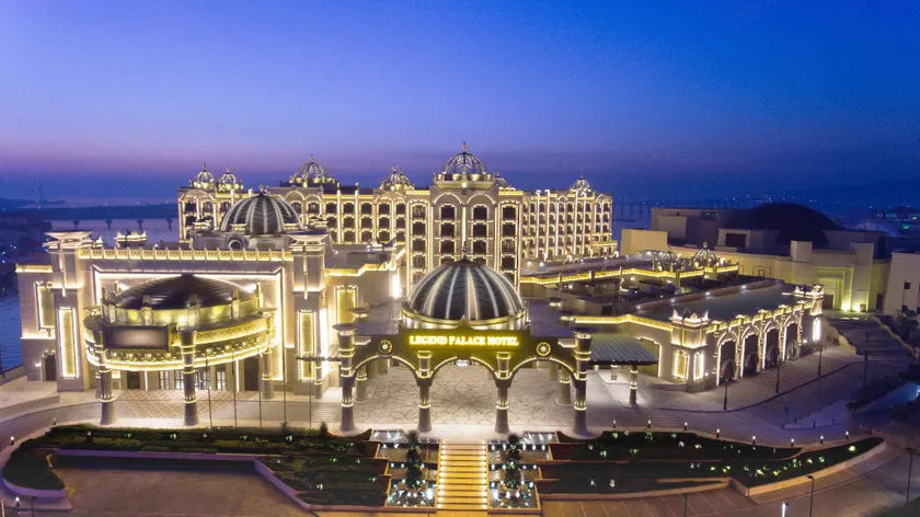 Legend Palace Hotel - Image 1