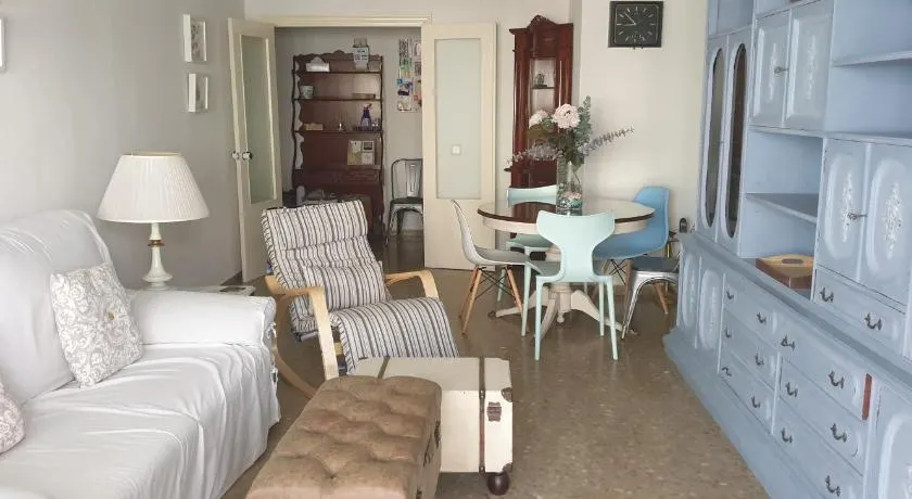 Appartement de vacances avec internet haut débit et terrasse | Vue jardin | Parfait pour le travail à distance - Image 1