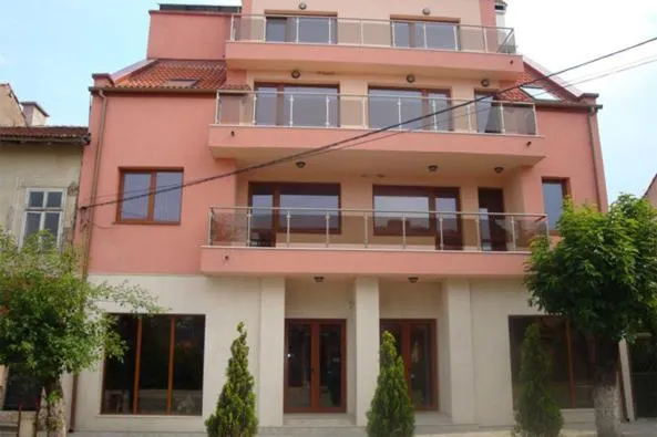 Tzvetelina Palace Hotel - Image 1