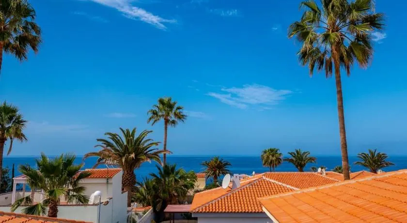 Villa Iris - Image 1