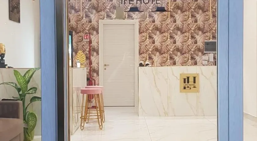 Life Hotel - Image 1