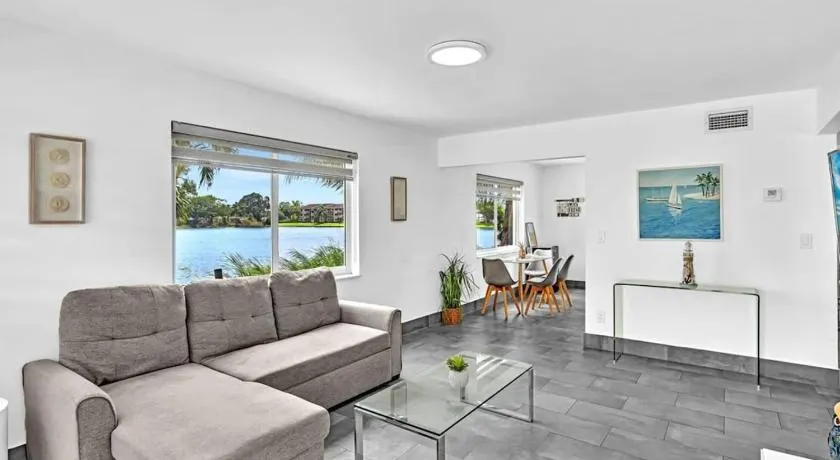 Charming 2BR Lakefront Cottage in Davie near Beach - Image 1
