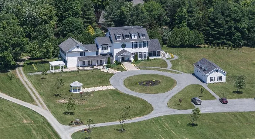 Loudoun Valley Manor B&B - Image 1