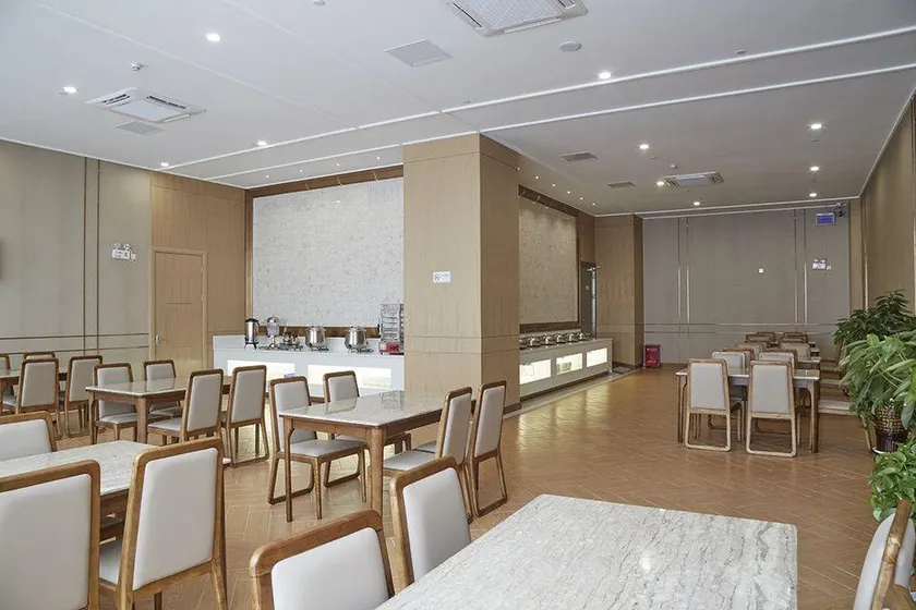 Xi cheng Hotel - Image 1