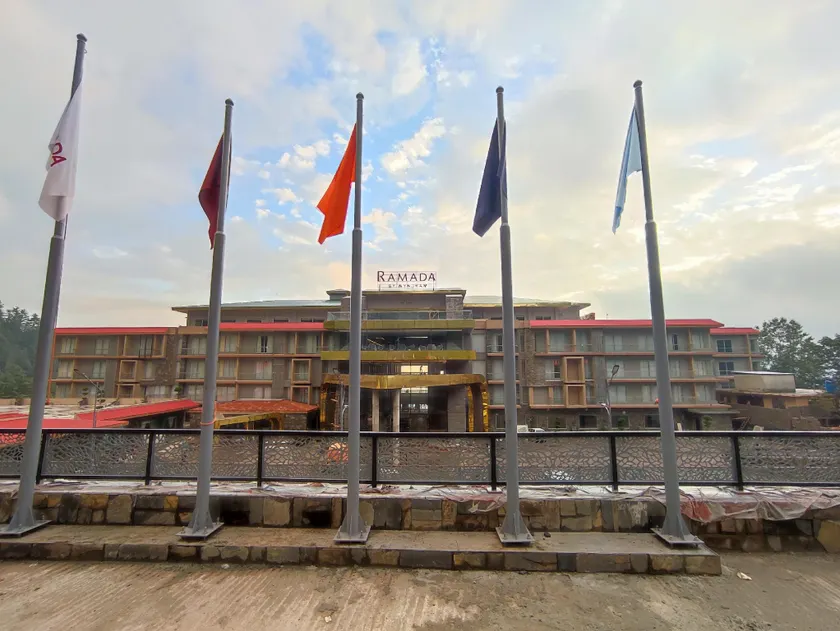 Ramada by Wyndham Murree Lower Topa Resort - Image 1