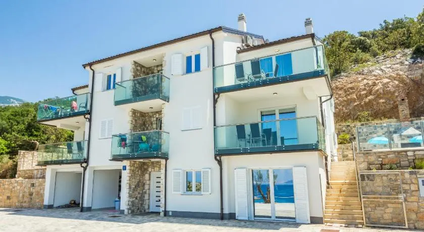 2Bfree Apartments - Image 1